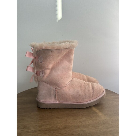 UGG Australia Bailey Bow II Light Pink Suede Boots Women's Size 7 - Picture 1 of 9